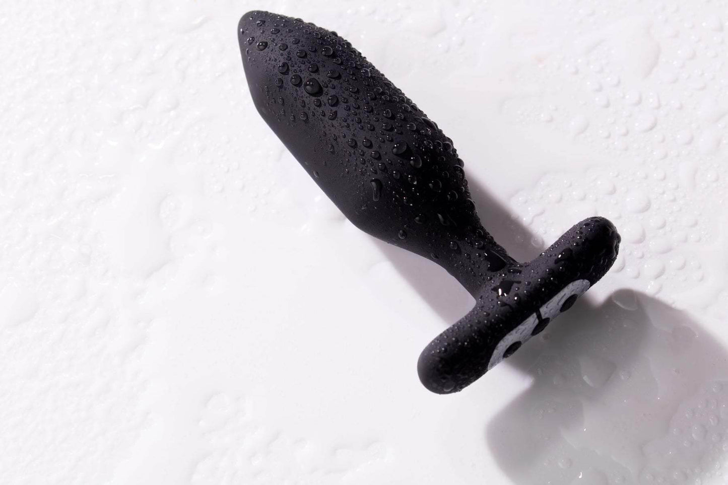 - Je Joue - Onyx Vibrating Butt Plug Black - PlayLoveToys