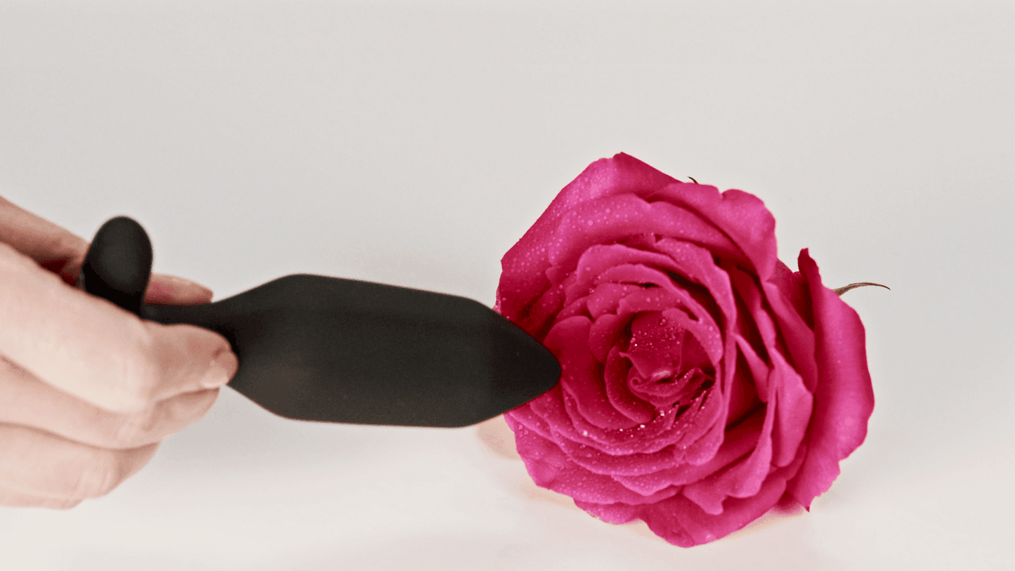 - Je Joue - Onyx Vibrating Butt Plug Black - PlayLoveToys