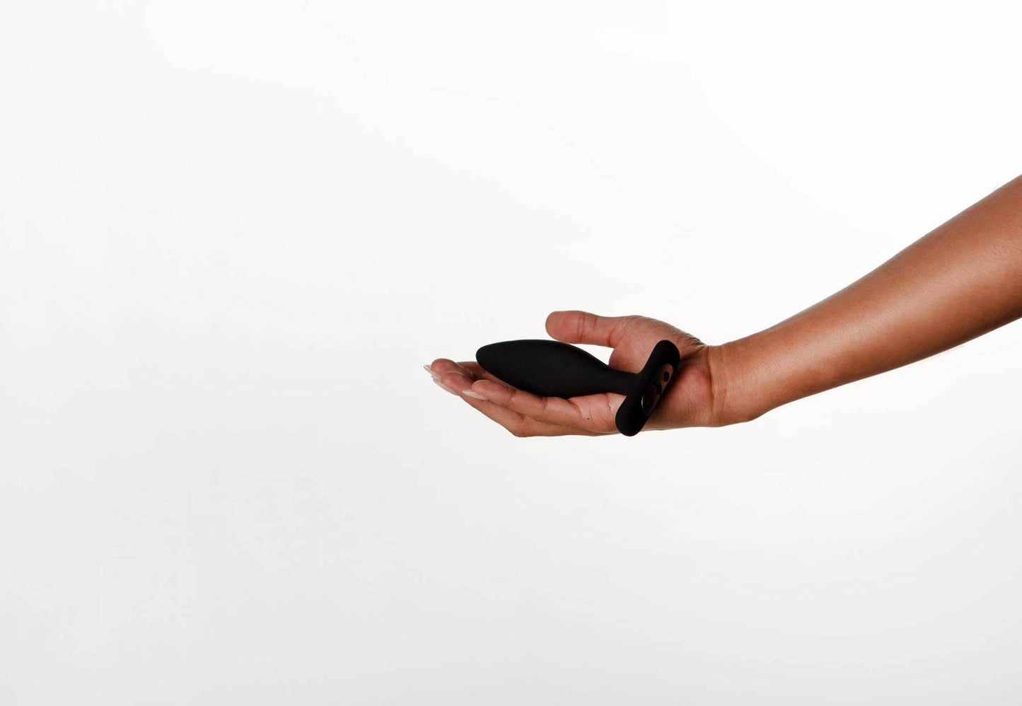 - Je Joue - Vesta Vibrating Butt Plug Black - PlayLoveToys