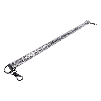 Barra separadora PlayLoveToys de aluminio con diseño de encaje negro y plateado, incluye ganchos y anillas en D.