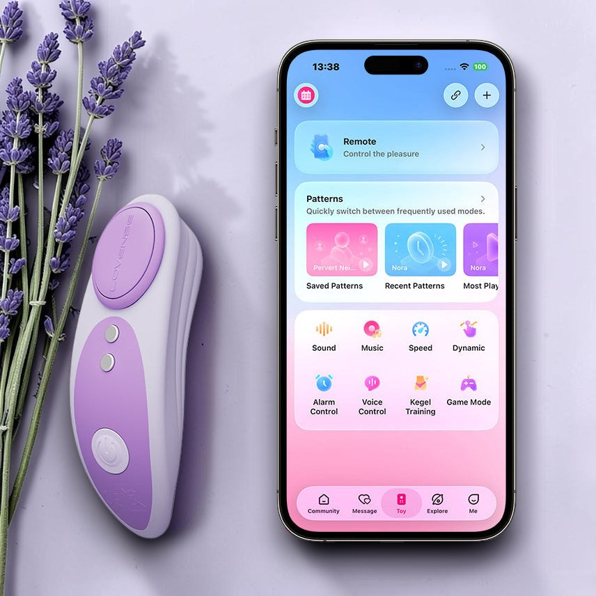 Vibrador clitorial Lovense Ferri Reserve color lavanda con clip magnético y aplicación móvil PlayLoveToys